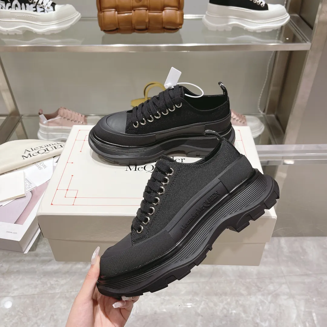 ✨Ex-factory price p✨Ex-factory price p480✨ Women's shoes, women's clothing, popular models, new colors from the official website, factory direct sales! The latest version of Alexander McQueen's men's and women's couple's model is a hit👑Purchasing agent version. Original version 1:1. Fabric: original imported waterproof canvas. Lining: imported water chestnut sheepskin, strong, stain-resistant and breathable. Insole: imported silk cowhide Outsole: T✨factory price p✨factory price pU several layers of original combination sole (not an ordinary sole on the market) Packaging: with original shoe box, cloth bag, certificate card Code number: 34-45